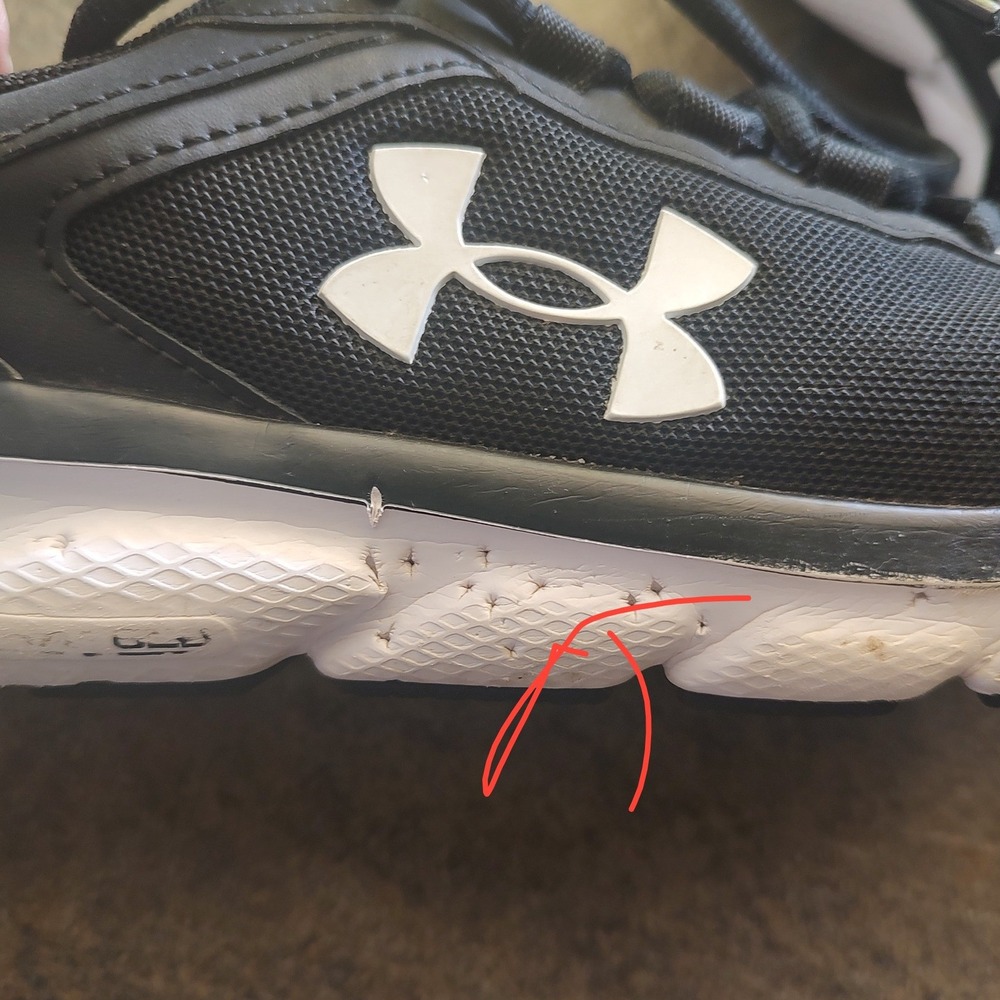 Under Armour Charged Assert 9 Mens Running Shoes Black White 3024590-001 Size 7